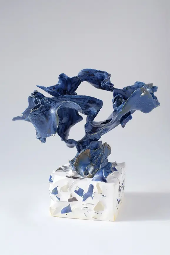 La Déchirure en 2026 n°1, Junliang Ma, Grès, porcelaine et plâtre