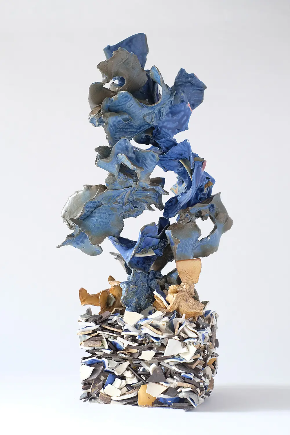 La Déchirure en 2026 n°5, Junliang Ma, Grès, porcelaine et plâtre
