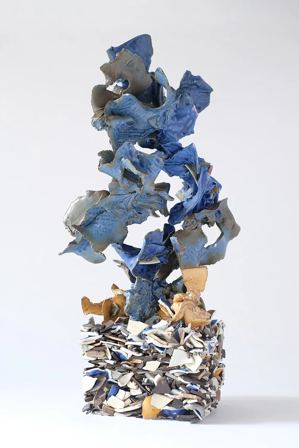 La Déchirure en 2026 n°5, Junliang Ma, Grès, porcelaine et plâtre